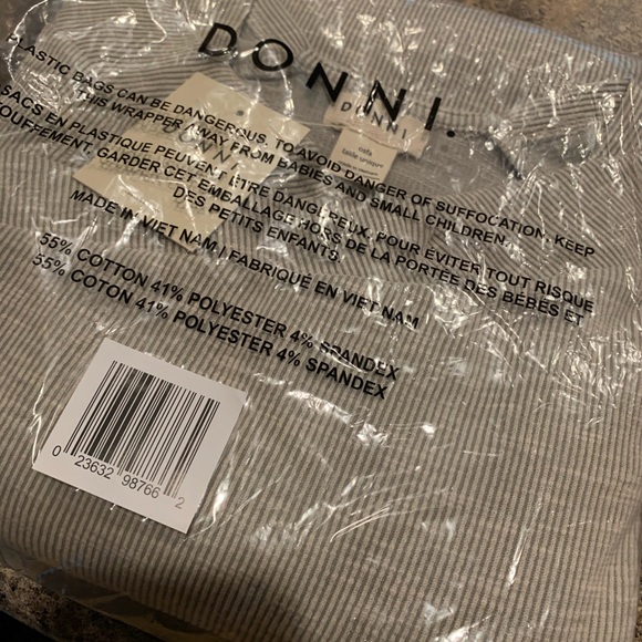 DONNI Ribbed Sweater/Cardigan, NIP - Picture 3 of 3